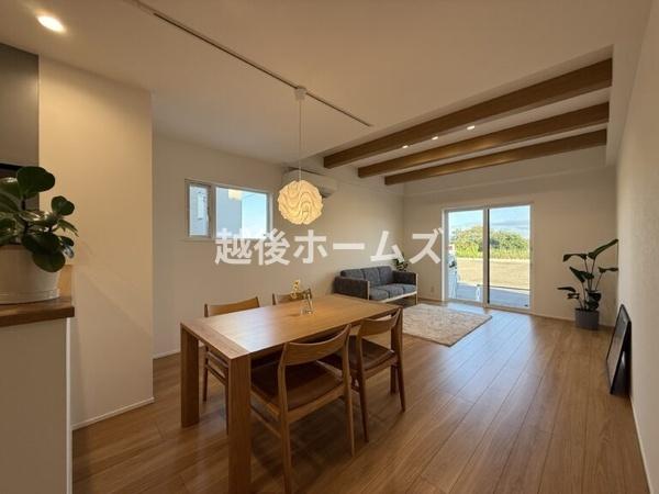 ２号棟　中央区小張木　エテルナ