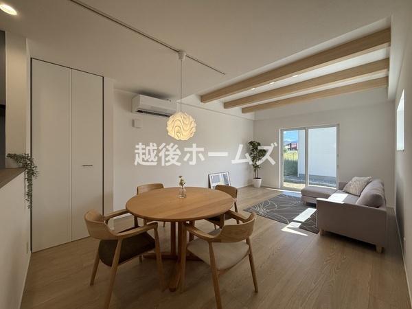 １号棟　五泉市三本木２丁目　エテルナ