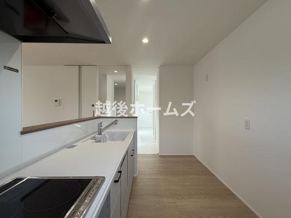 １号棟　五泉市三本木２丁目　エテルナ