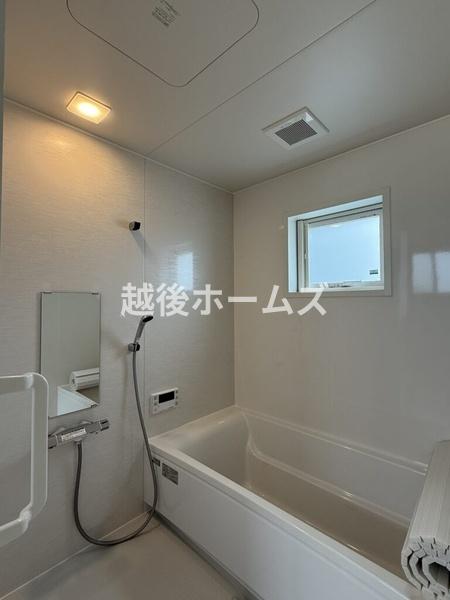 １号棟　五泉市三本木２丁目　エテルナ