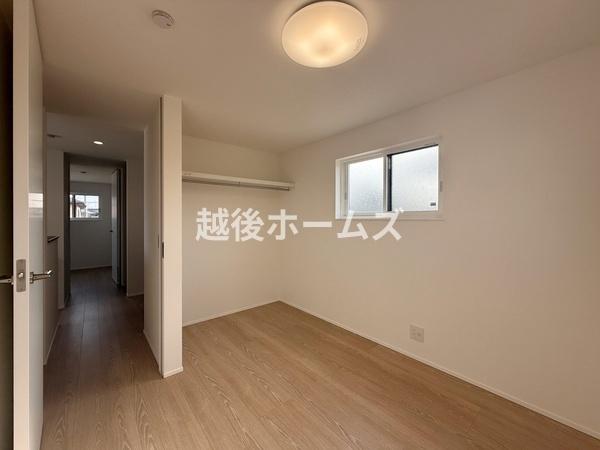 １号棟　五泉市三本木２丁目　エテルナ