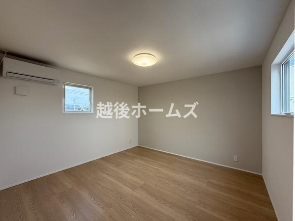 １号棟　五泉市三本木２丁目　エテルナ