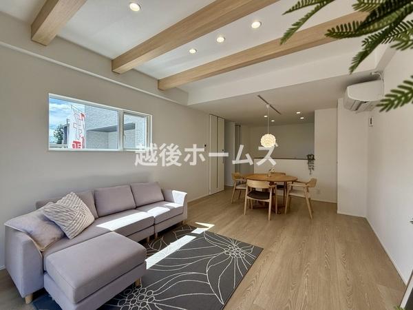 １号棟　五泉市三本木２丁目　エテルナ