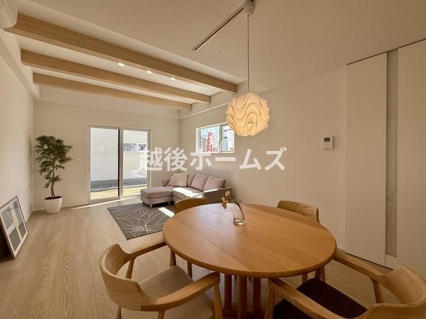 １号棟　五泉市三本木２丁目　エテルナ