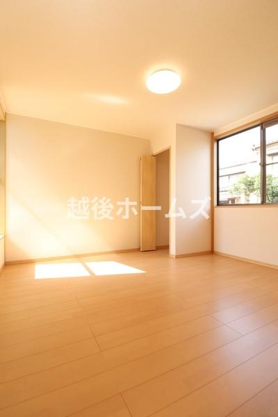 新潟市西区鳥原の中古一戸建て