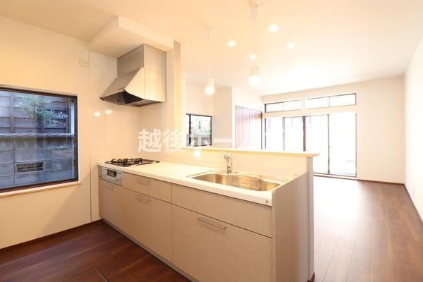 新潟市西蒲区和納の中古一戸建て