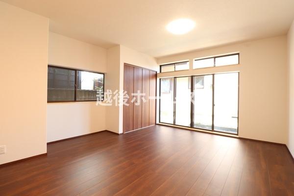 新潟市西蒲区和納の中古一戸建て