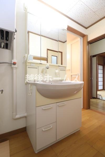 上所マンションB棟(洗面台・洗面所)