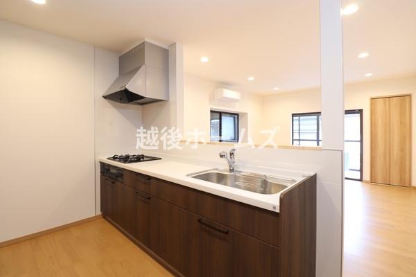 新潟市西区新中浜６丁目の中古一戸建て