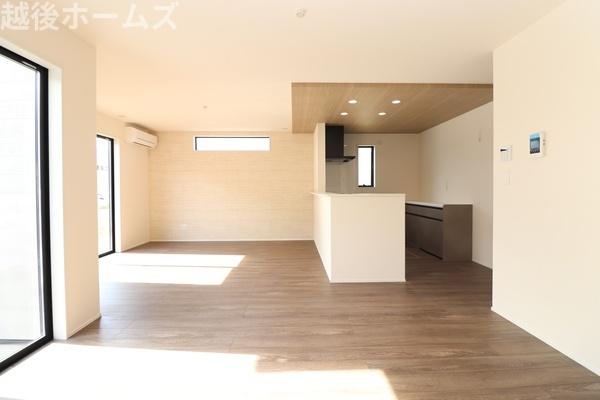 新築戸建　中央区紫竹山７丁目　グラファーレ