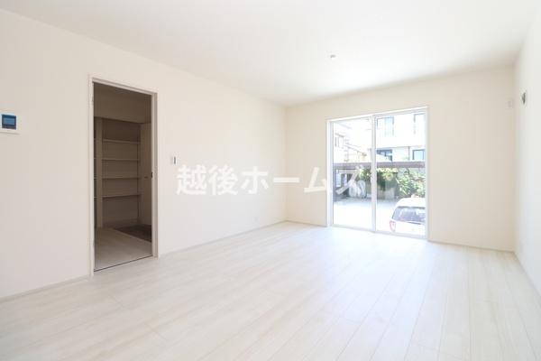 ２号棟　新発田市豊町４丁目　第６　リーブルガーデン