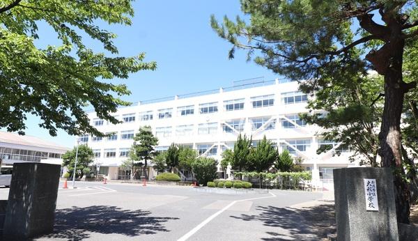 新潟市東区新松崎３丁目の中古一戸建て(新潟市立大形小学校)