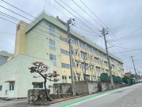 新潟市北区新元島町の土地(新潟市立松浜中学校)