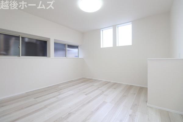 三条市西大崎３丁目の中古一戸建て