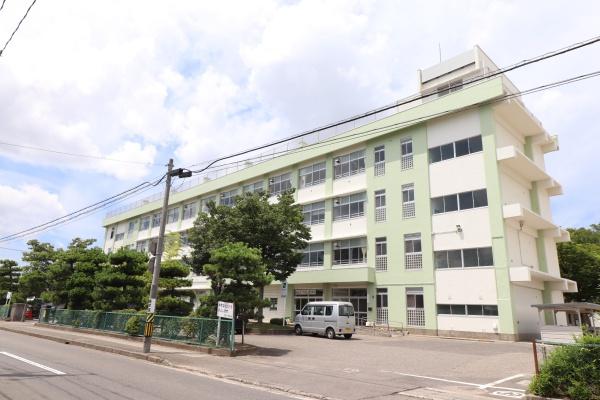 新潟市東区竹尾２丁目の土地(新潟市立竹尾小学校)