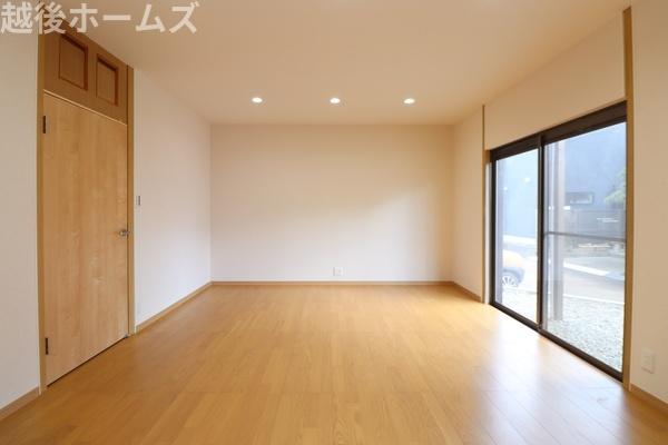 新潟市西区金巻の中古一戸建て