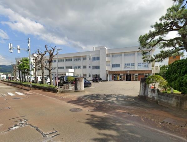 長岡市下条町の土地(長岡市立上組小学校)