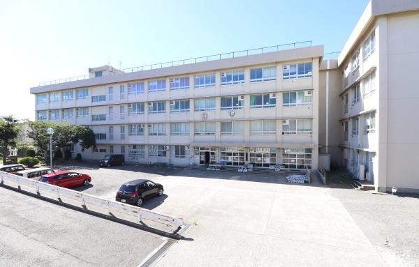 新潟市西区小針台の土地(新潟市立真砂小学校)