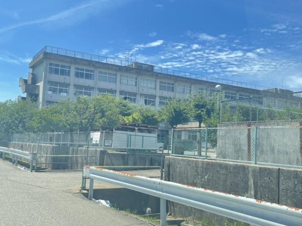 新潟市中央区弁天橋通２丁目の土地(新潟市立山潟中学校)