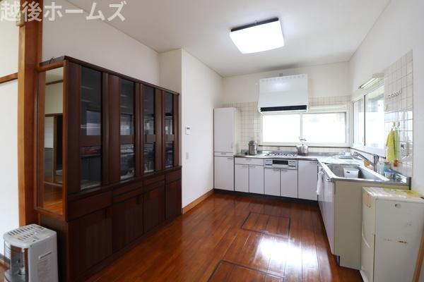 新潟市西区金巻の中古一戸建て