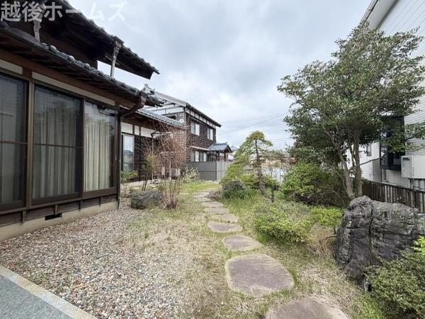 新潟市西区金巻の中古一戸建て