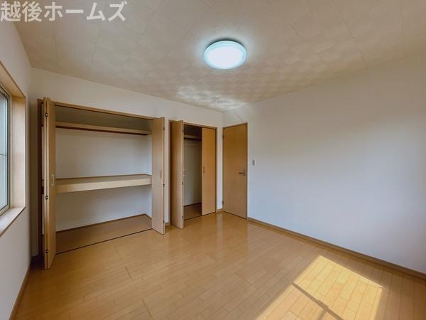 三条市直江町１丁目の中古一戸建て