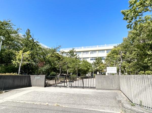 新潟市東区東中島４丁目の中古一戸建て(新潟市立東中野山小学校)