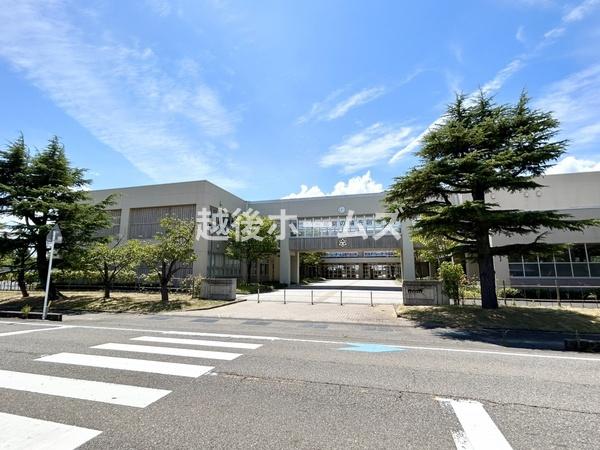 新潟市西蒲区中之口の中古一戸建て(新潟市立中之口中学校)
