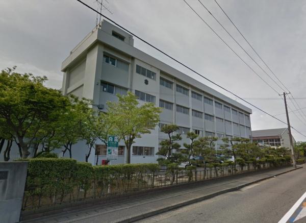新潟市西区小針５丁目の中古一戸建て(新潟市立小針中学校)
