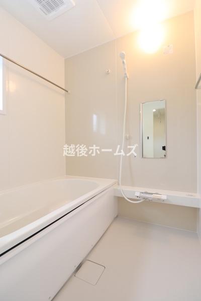 新潟市西区小針５丁目の中古一戸建て