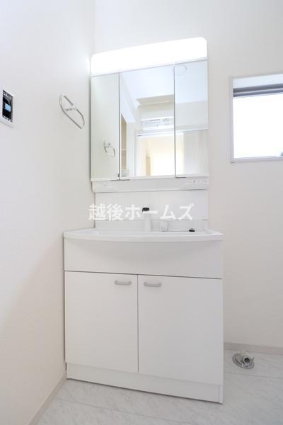 新潟市西区小針５丁目の中古一戸建て