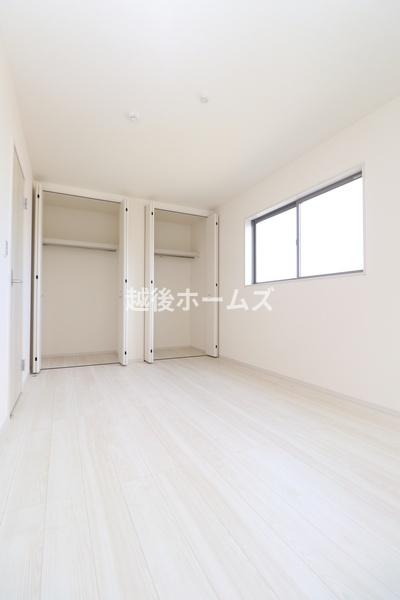 新潟市西区小針５丁目の中古一戸建て