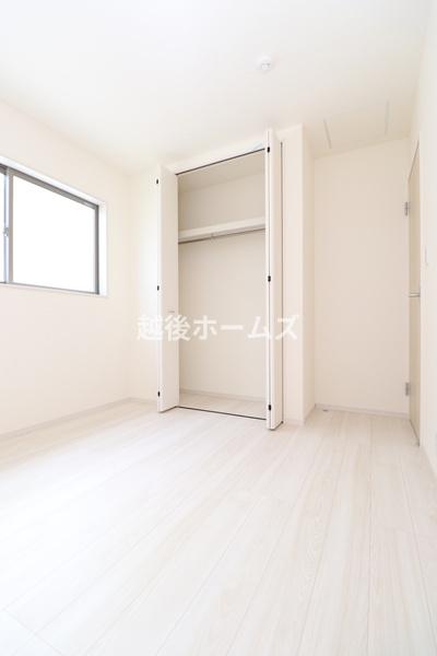 新潟市西区小針５丁目の中古一戸建て