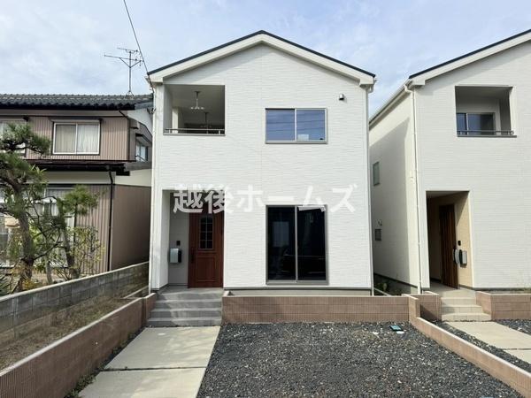 新潟市西区小針５丁目の中古一戸建て