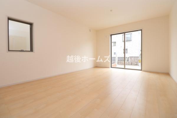 新潟市西区小針５丁目の中古一戸建て