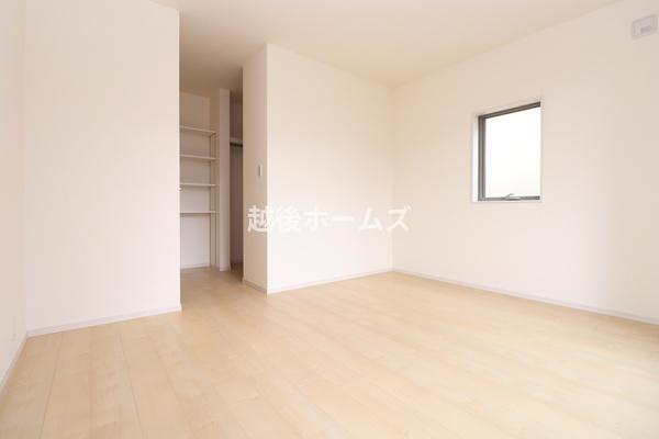 新潟市西区小針５丁目の中古一戸建て