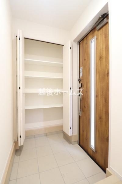 新潟市西区小針５丁目の中古一戸建て