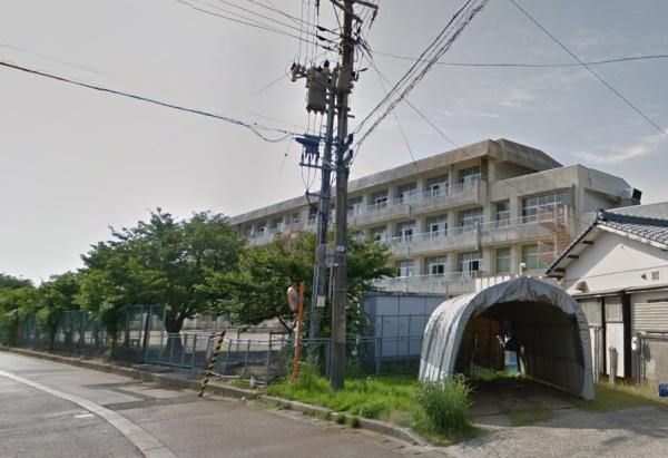 新発田市中央町4丁目の中古一戸建て(新発田市立本丸中学校)