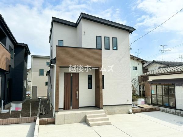 ２号棟　新発田市緑町３丁目　いろどりアイタウン　全２棟