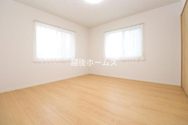 五泉市赤海２丁目の中古一戸建て