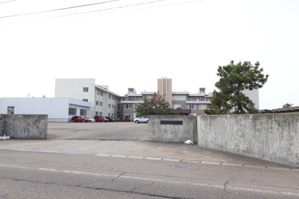上越市頸城区下吉の中古一戸建て(上越市立頚城中学校)