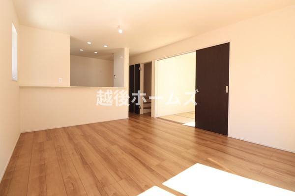 新築戸建　上越市佐内町　グラファーレ　全１棟
