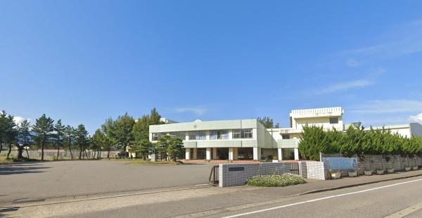 柏崎市諏訪町の中古一戸建て(柏崎市立第一中学校)