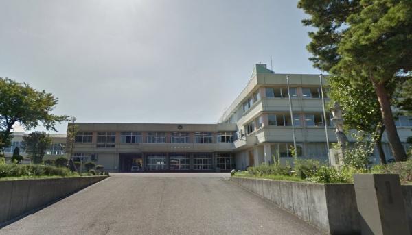 上越市大潟区下小船津浜の土地(上越市立大潟町中学校)