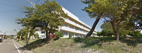 上越市大潟区下小船津浜の土地(上越市立大潟町小学校)