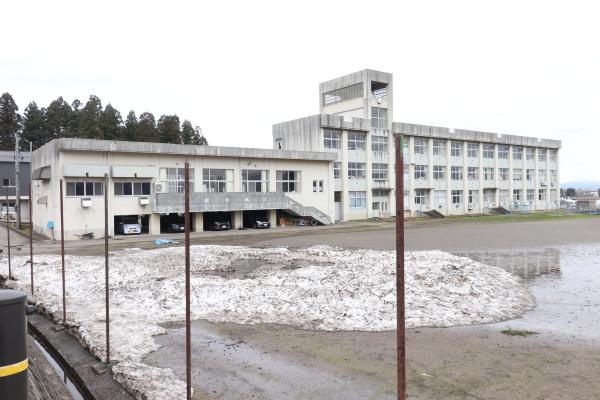 上越市大字上中田の土地(上越市立黒田小学校)