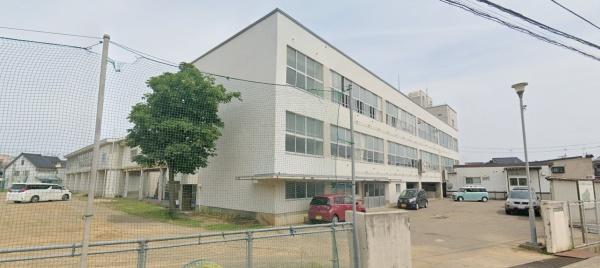 上越市西本町３丁目の土地(上越市立直江津南小学校)