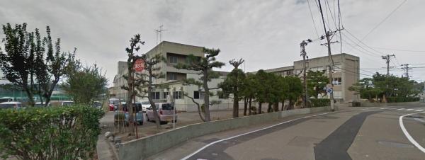 上越市国府３丁目の土地(上越市立直江津中学校)