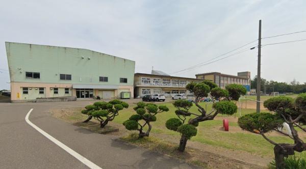 上越市国府３丁目の土地(上越市立国府小学校)