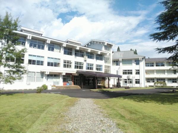 妙高市大字二俣の中古一戸建て(妙高市立妙高高原中学校)